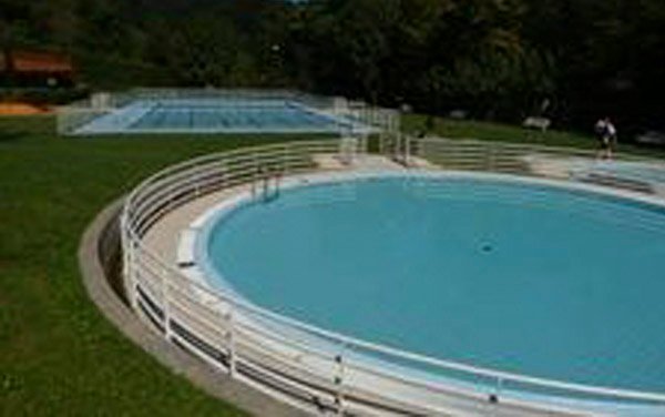 piscina en Bera - Hostal ansonea